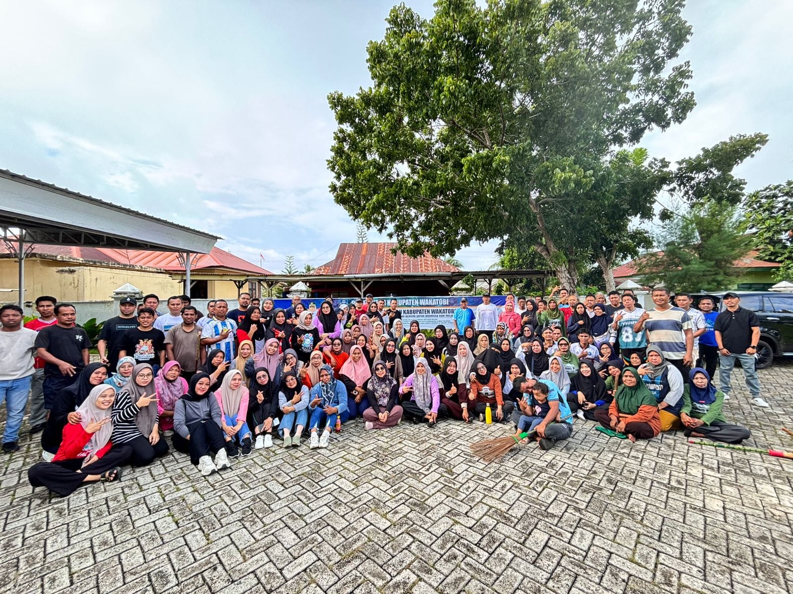 Gerakan Jumat Bersih Wakatobi 2026, Wujud Nyata Kolaborasi ASN Mewujudkan Lingkungan Bersih dan Sehat